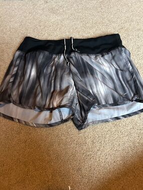 Nike Women's Black & Gray Gradient Athletic Shorts